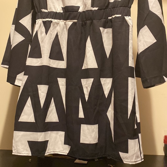SHEIN Black and White Dress - Picture 4 of 5